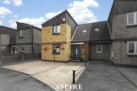 **Refurbished - 4/5 Bedroom** Snowdonia Close, Basildon
