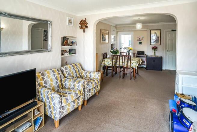 Lounge/Dining Room