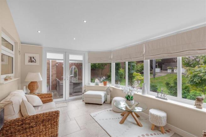 Hollands Drive, Burton Latimer photo 4