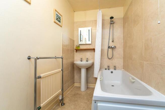 upstairs room 4 (3).jpg