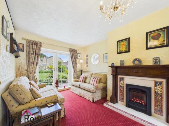 5 bed Detached for sale Image 6