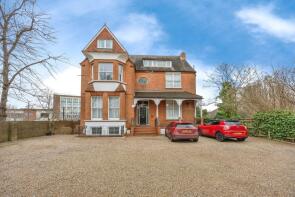 2, 86 The Chateau, North Street, Carshalton SM5 2HJ