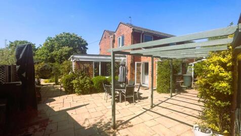 Vyne Road, Sherborne St. John, Basingstoke, Hampshire, RG24