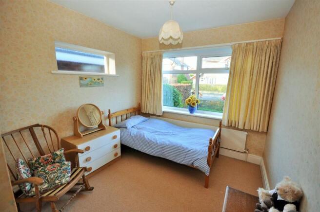 BEDROOM 2