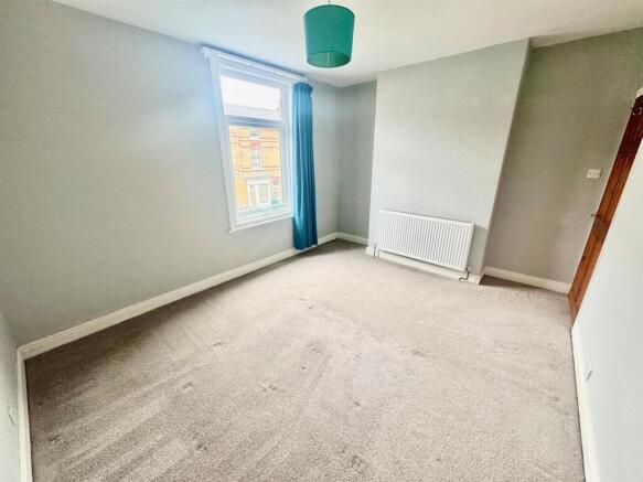 3 bed Terraced for sale Image 6