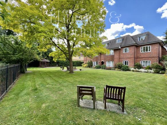Rear communal gardens