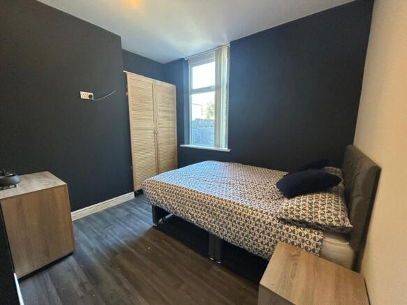 1 bed House Share to rent Image 8
