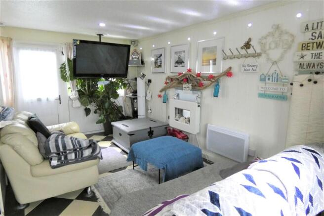 Lounge/diner/kitchen