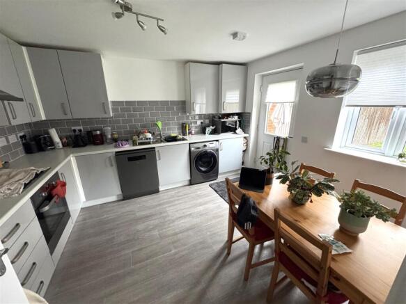 Valegro Avenue, Newent photo 4