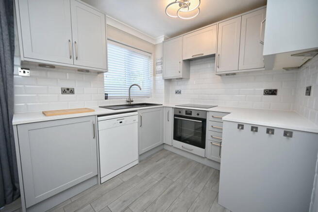 3 bed Semi-Detached for sale Image 6