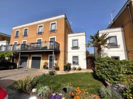 4, Boundary Way, Southend-on-sea SS3 9QF