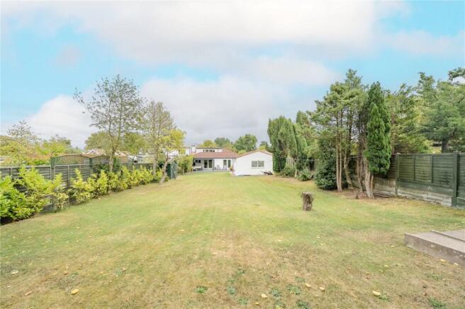 4 bed Bungalow for sale Image 8