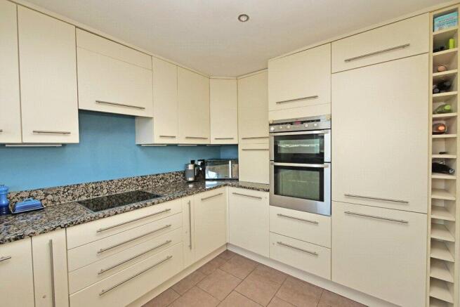 3 bed Terraced for sale Image 5