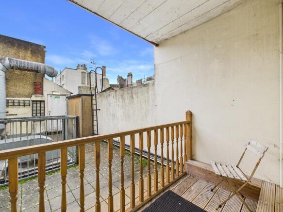 CAM04693G0-PR0086...