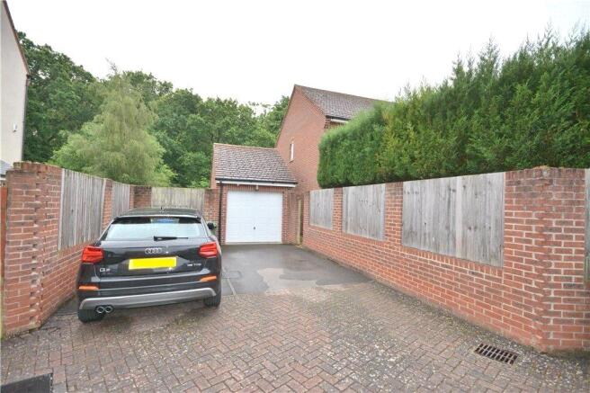 Garage & Parking