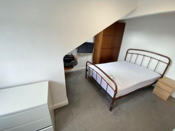 3 bed Terraced to rent Image 5