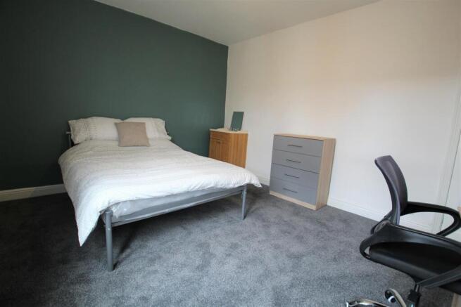 Bedroom 1 2.jpg