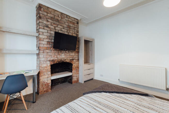 6 bed House to rent Image 8