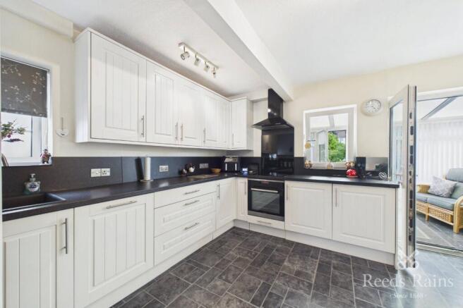 Newbold Road, Chesterfield, Derbyshire, S41 photo 4