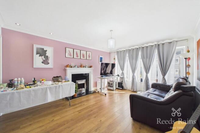 3 bed Semi-Detached for sale Image 7