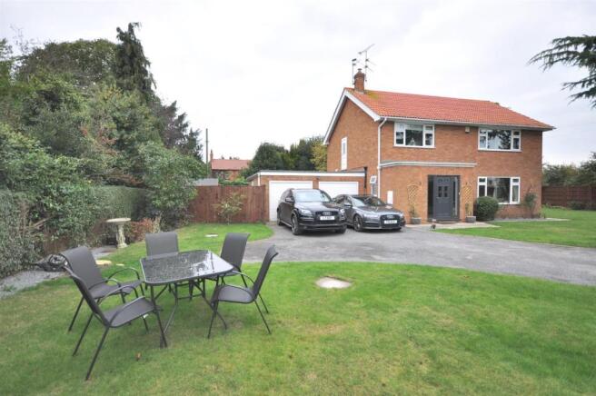 DOUBLE GARAGE