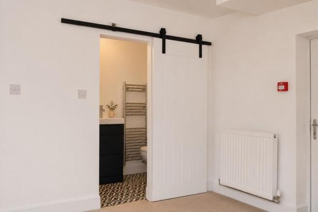 2 bed Ground Flat for sale Image 7