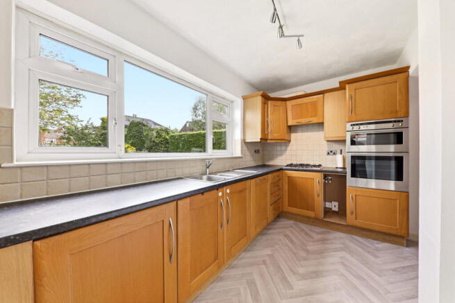 Moseley Wood Green, Cookridge, Leeds, LS16 7HB photo 4