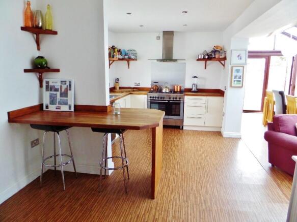 kitchen / breakfast 