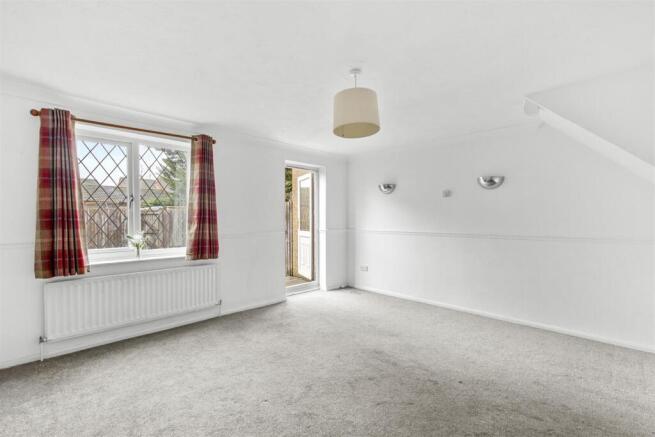 84 Marlow Rd, HP11 1TH-6.jpg