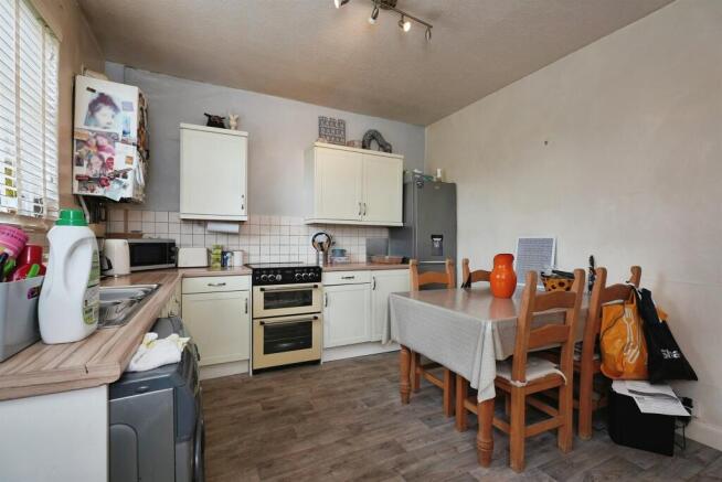 3 bed Terraced for sale Image 5