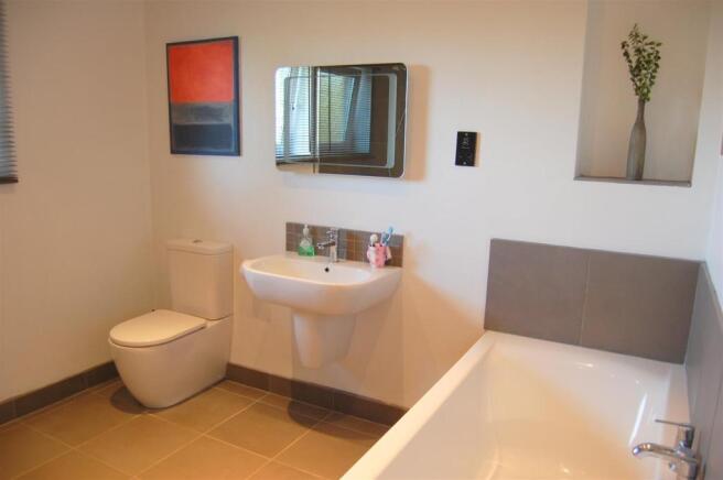 FAMILY BATHROOM