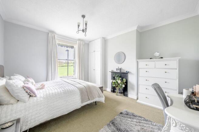 3 bed Terraced for sale Image 10