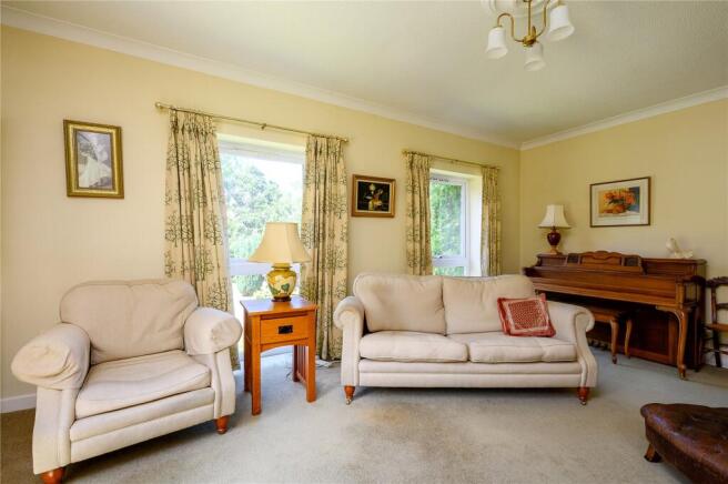 4 bed Detached for sale Image 4