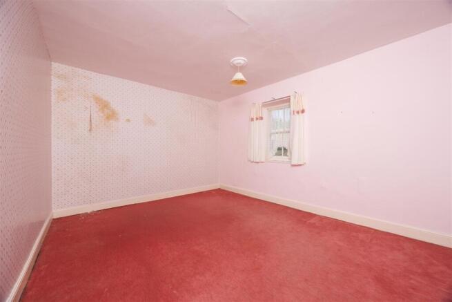 4 bed Detached for sale Image 8