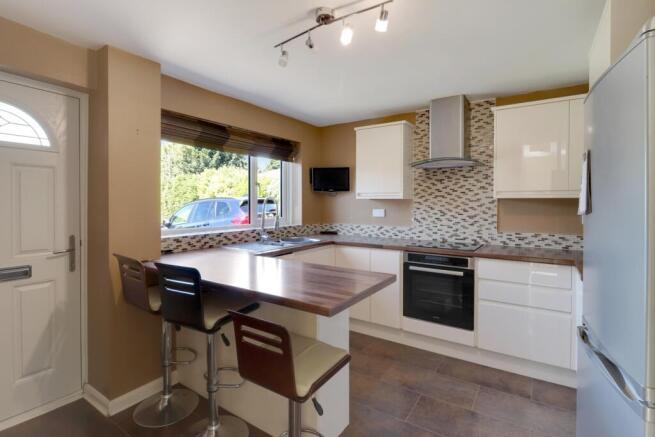 3 bed Semi-Detached to rent Image 4
