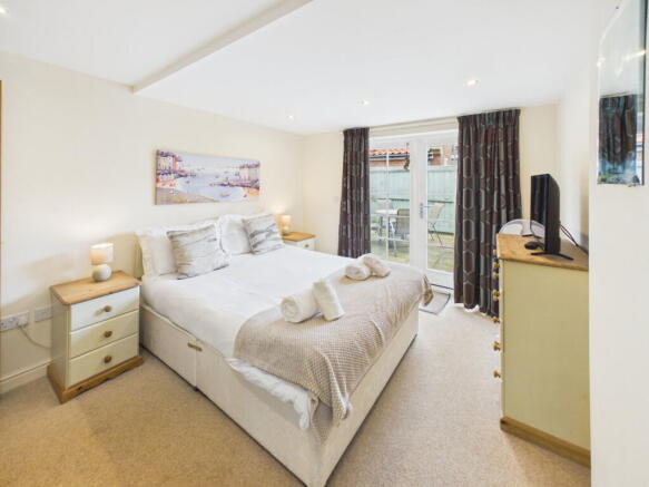 4 bed Town House for sale Image 9