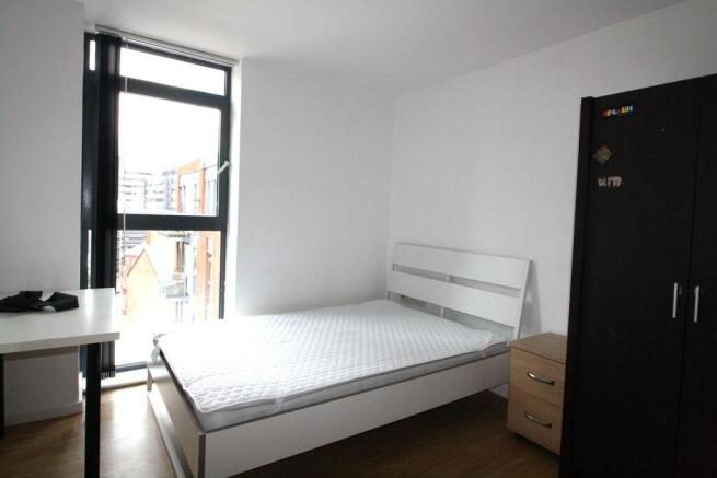 2 bed Apartment to rent Image 4