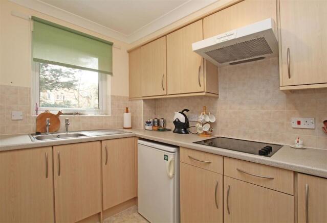 12BC - Kitchen 1.jpg