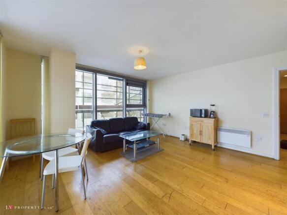 CAM05016G0-PR0012-ST