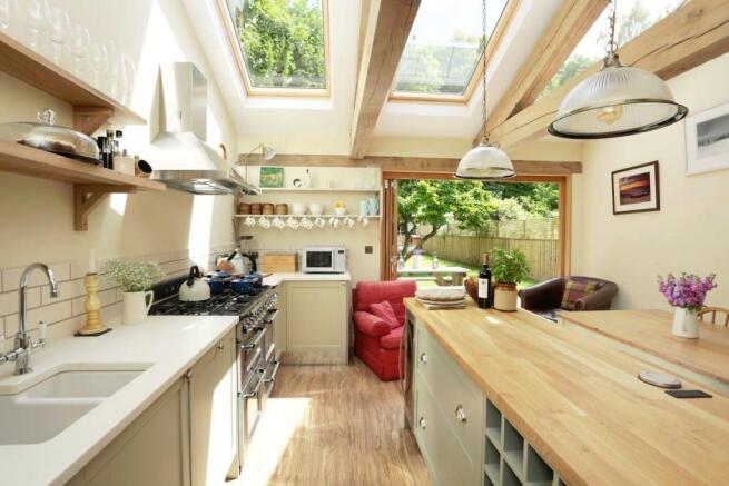 Kitchen/dining 
