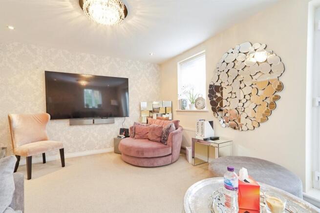 3 bed Town House for sale Image 7