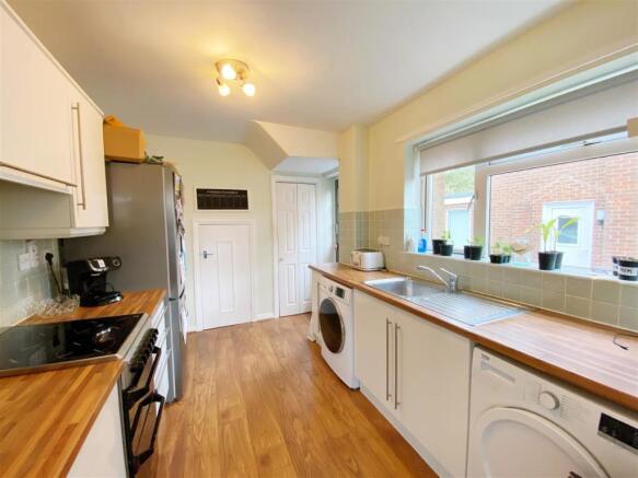 Kitchen 1.jpg
