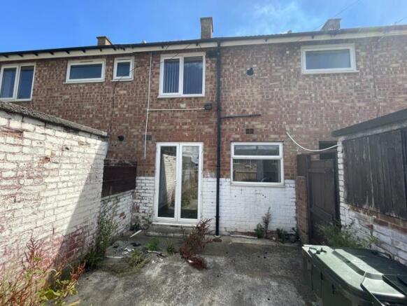 3 bed Terraced to rent Image 8