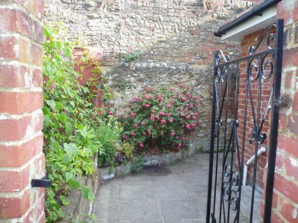 Photo 8