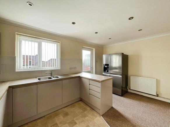 3 bed Semi-Detached for sale Image 4