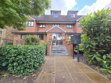 7 The Avenue, Hatch End