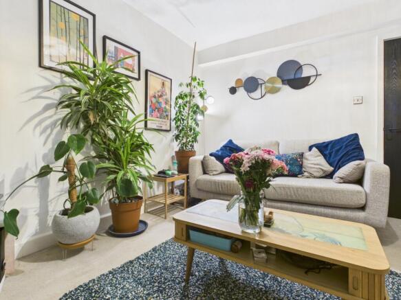 CAM03729G0-PR0239-STILL002