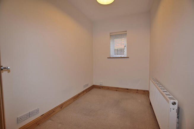 4 bed Semi-Detached for sale Image 8