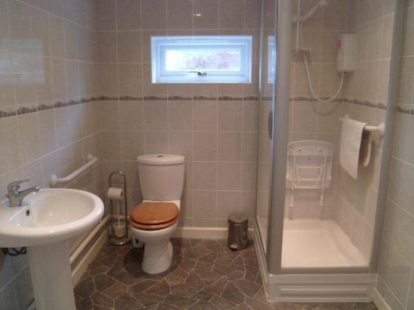 SHOWER ROOM