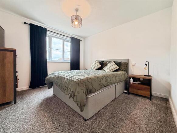 2 bed Apartment for sale Image 6